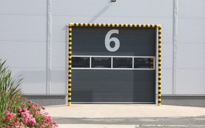 průmyslová vrata L+ s proskleným panelem